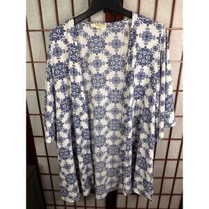 Andree Blue and White Kimono Flutter sleeves, flowy, festival, Boho Size Medium